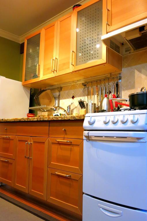 Choose To Be Happy At Seymour # 9 And #16 - Studio Apartments كينغستون الغرفة الصورة