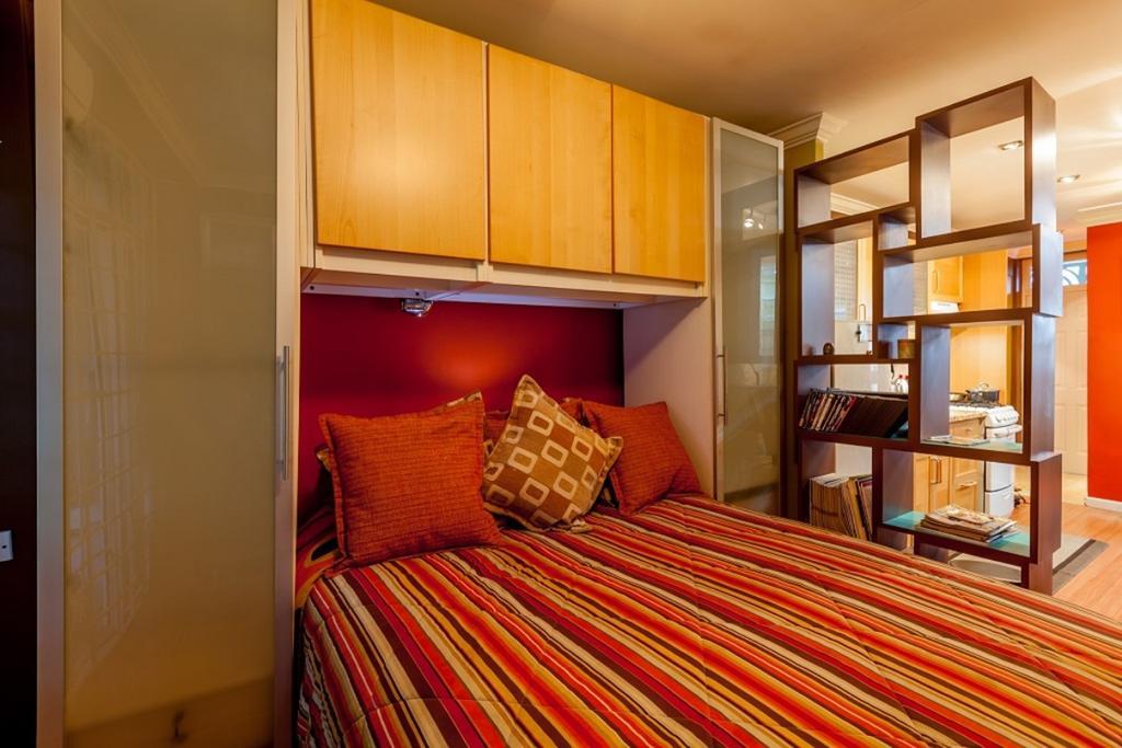 Choose To Be Happy At Seymour # 9 And #16 - Studio Apartments كينغستون الغرفة الصورة