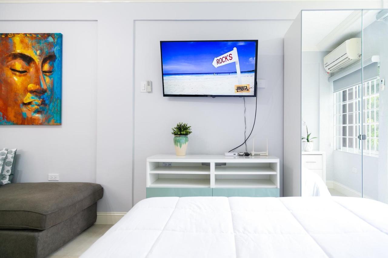 Choose To Be Happy At Seymour # 9 And #16 - Studio Apartments كينغستون المظهر الخارجي الصورة
